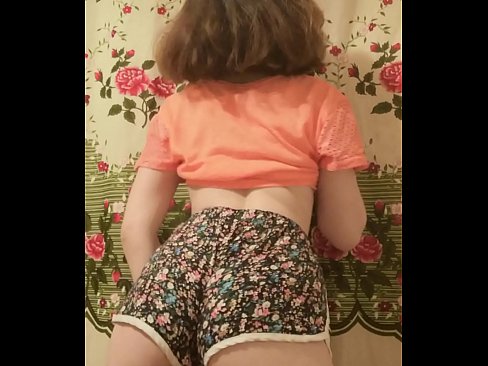 ❤️ Nwa ọhụrụ sexy na-eyipụ uwe mkpirisi ya na igwefoto ☑  na anyi ❌❤