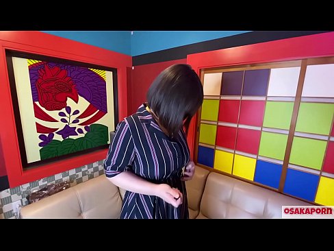 ❤️ Cutie Japanese nwere nnukwu nnụnnụ tit na-eji ihe ụmụaka egwuri egwu na-enwe mmekọahụ na-emetọ onwe ya ma nwee orgasm. Ọ na-ekwu na N'ajụjụ ọnụ banyere ya iberibe ahụmahụ. Nnukwu nnụnnụ tit na ọtụ ntutu na-asụ ude nke ukwuu. Osakaporn ☑  na anyi ❌❤
